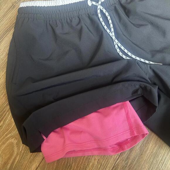 Chubbies Swim Trunks Black White Size Medium 7” Inseam Pink Mesh Liner - Picture 8 of 8